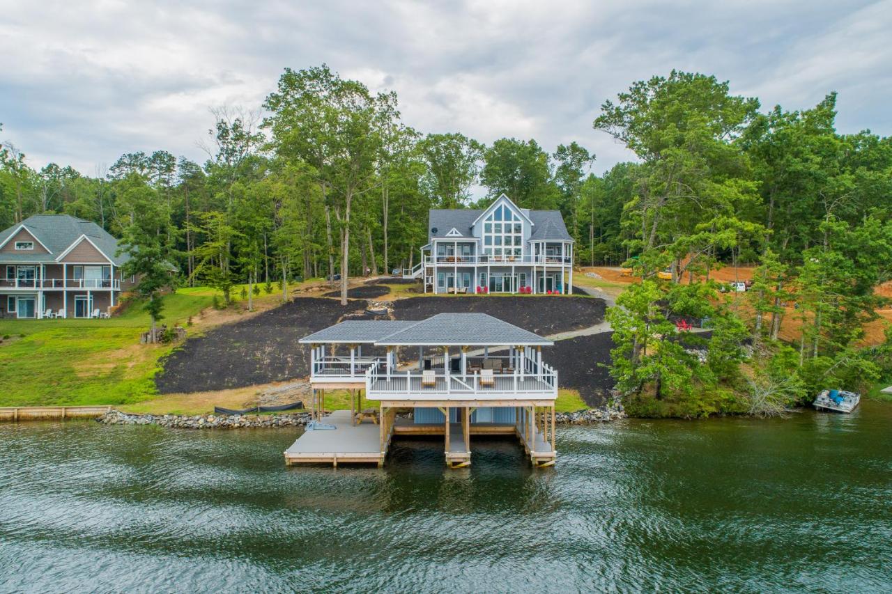 Lakefront rental Lake Norman image 3