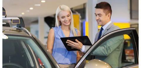 Luxury Chauffeur Service in Saudi Arabia | Book Private Drivers 2 Luxury car with driver opening the door in Riyadh
alt="Professional chauffeur opening luxury car door in Riyadh, Saudi Arabia"